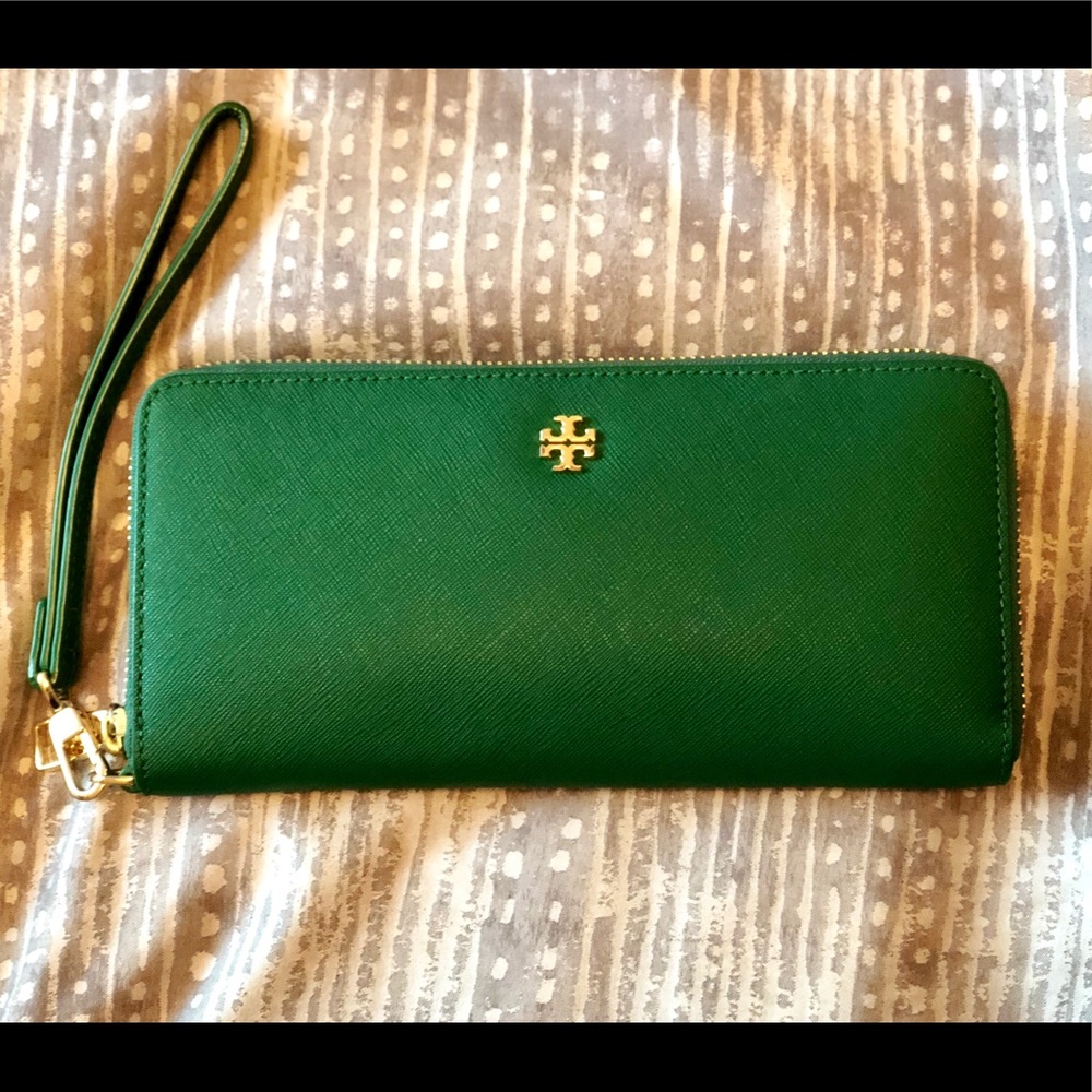 Tory Burch Robinson ZIP Continental Wallet
